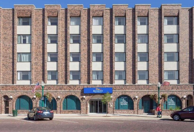 فندق Baymont By Wyndham Delavan Near Lake Geneva