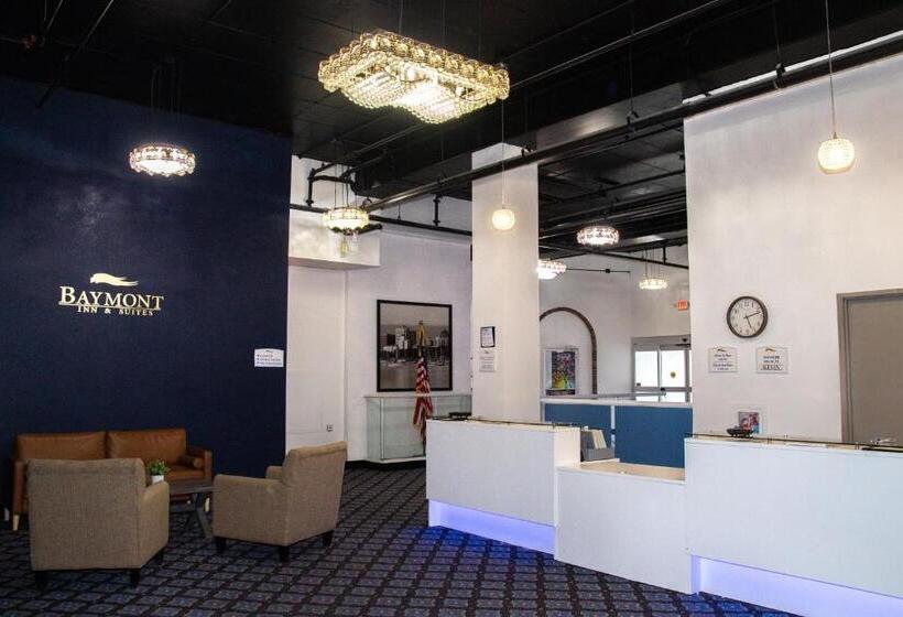 فندق Baymont By Wyndham Delavan Near Lake Geneva