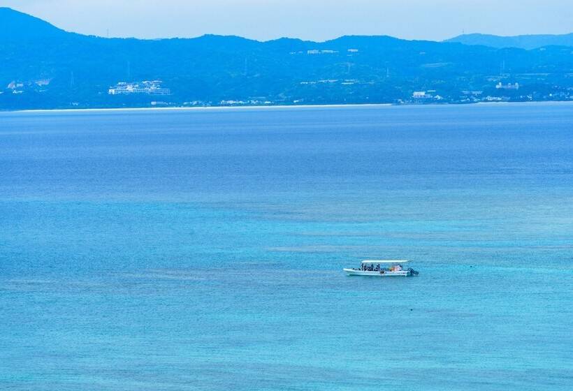فندق Best Western Okinawa Kouki Beach