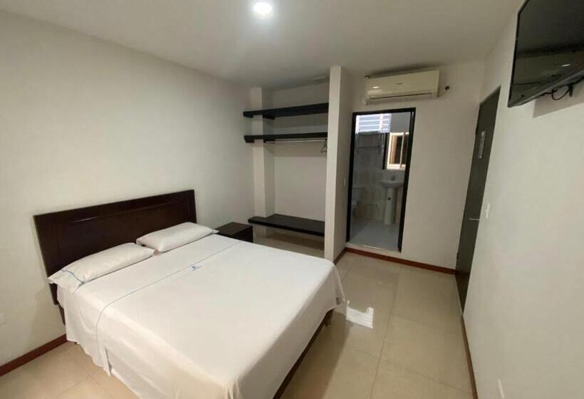 هتل Torres Del Llano