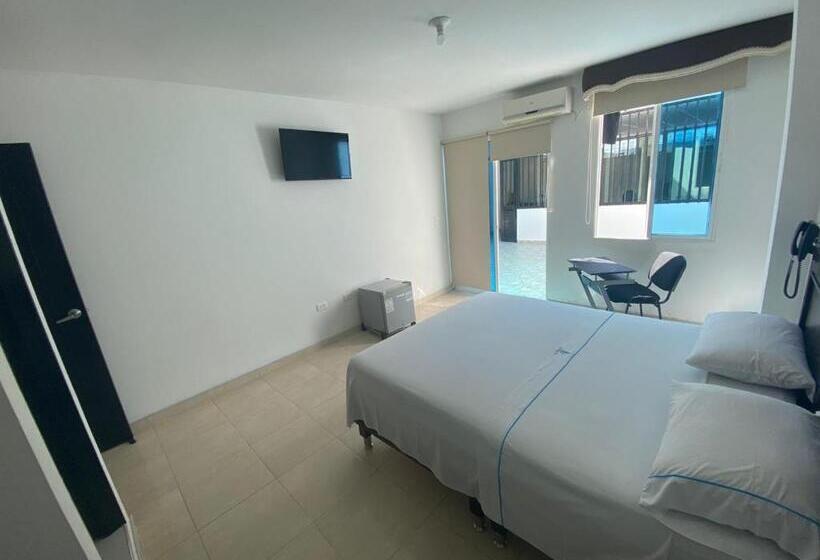 هتل Torres Del Llano