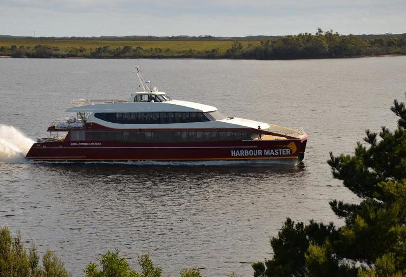 בית מלון כפרי Castaway Holiday Apartments