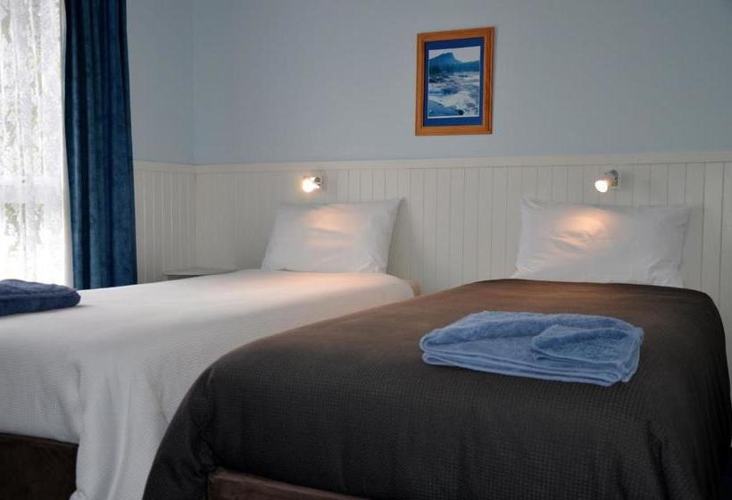 בית מלון כפרי Castaway Holiday Apartments