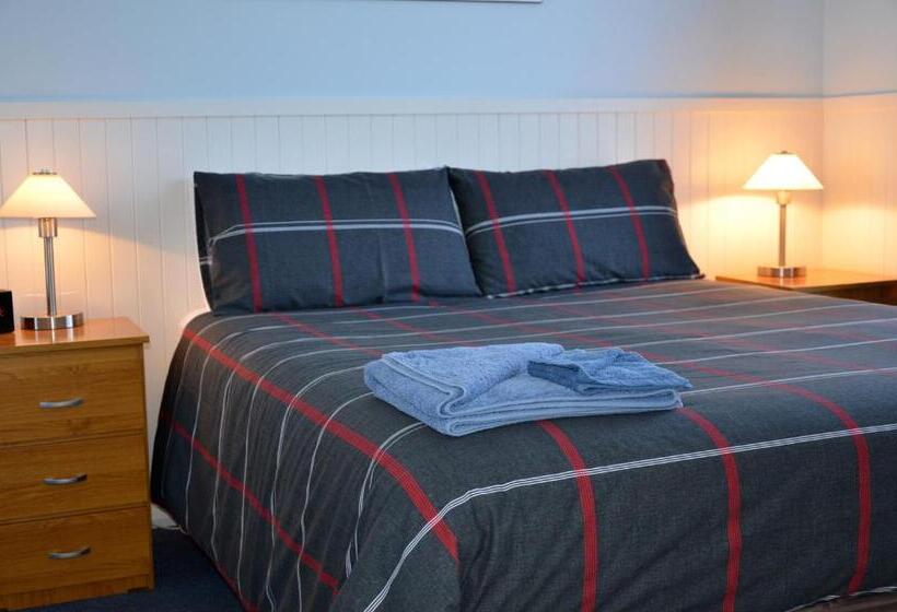 בית מלון כפרי Castaway Holiday Apartments