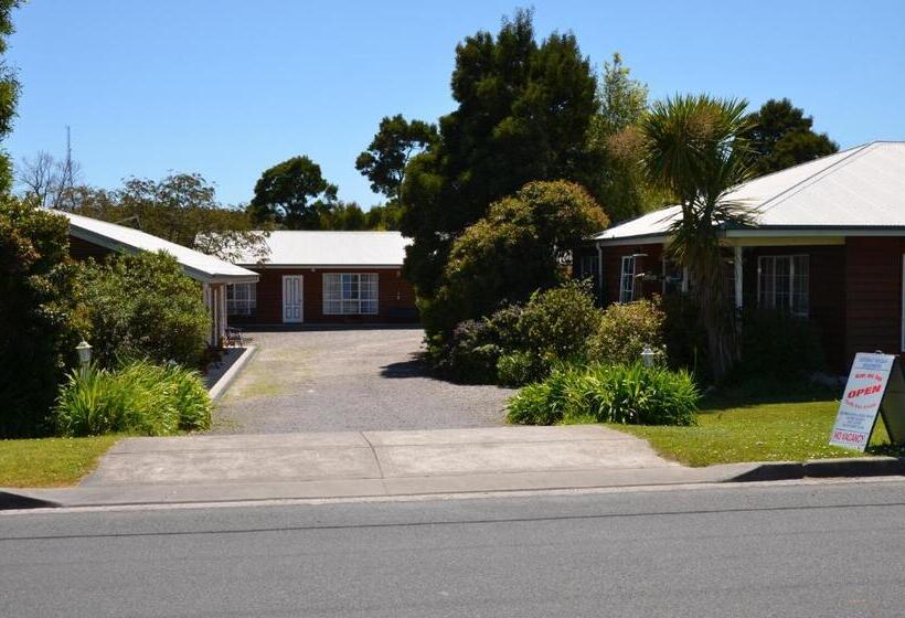 בית מלון כפרי Castaway Holiday Apartments