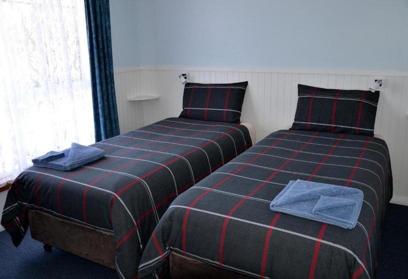 בית מלון כפרי Castaway Holiday Apartments