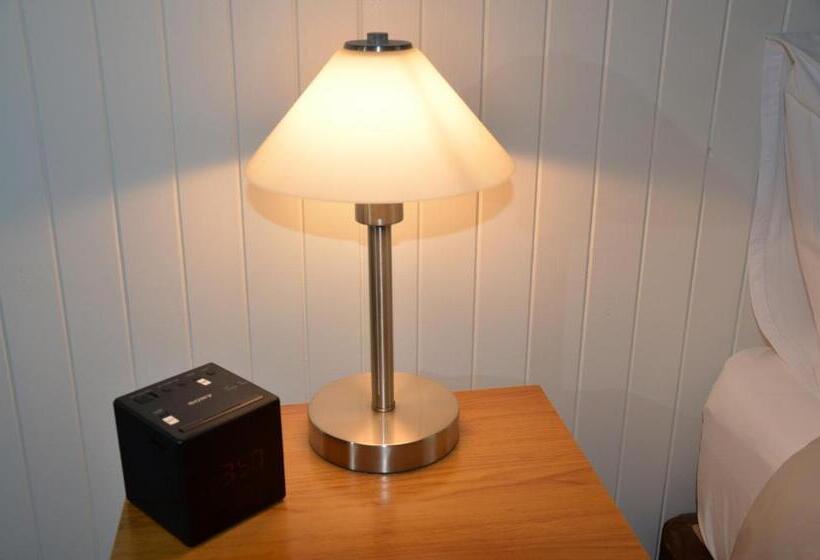 בית מלון כפרי Castaway Holiday Apartments