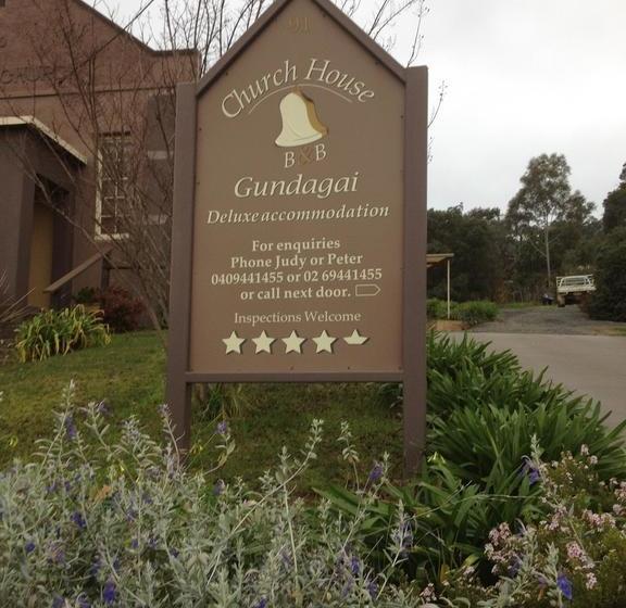 فندق Church House B&b Gundagai