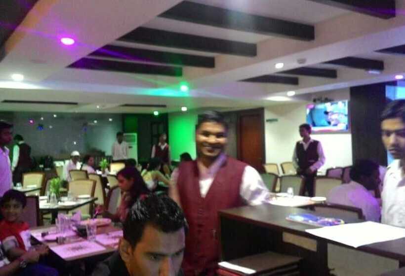 فندق Grand Clarks Inn