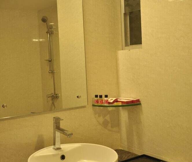 בית מלון כפרי Grand Clarks Inn