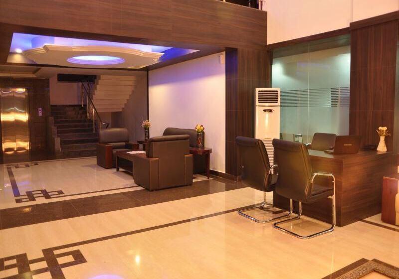 فندق Grand Clarks Inn