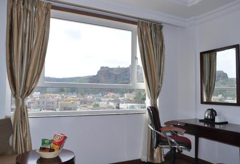 فندق Grand Clarks Inn