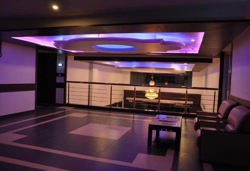 בית מלון כפרי Grand Clarks Inn