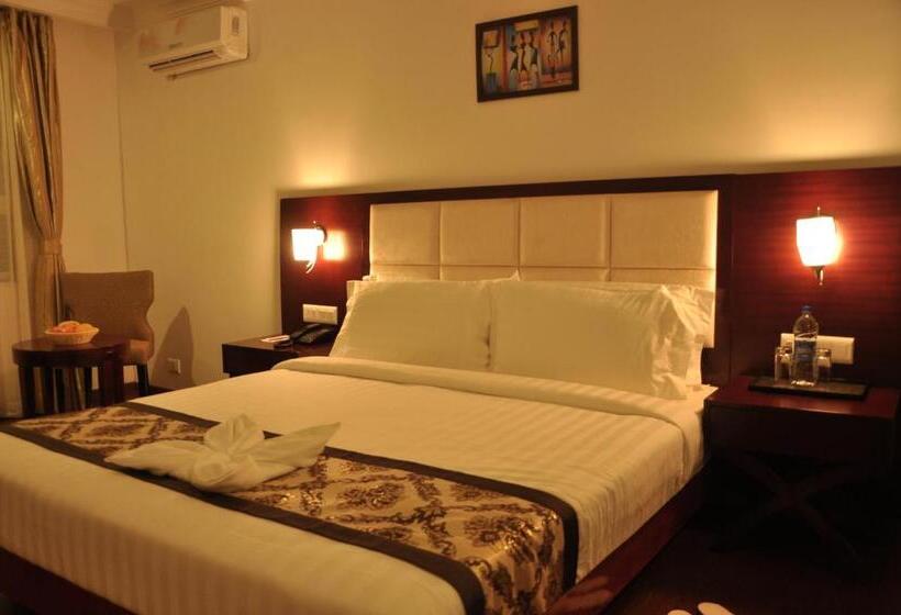 בית מלון כפרי Grand Clarks Inn