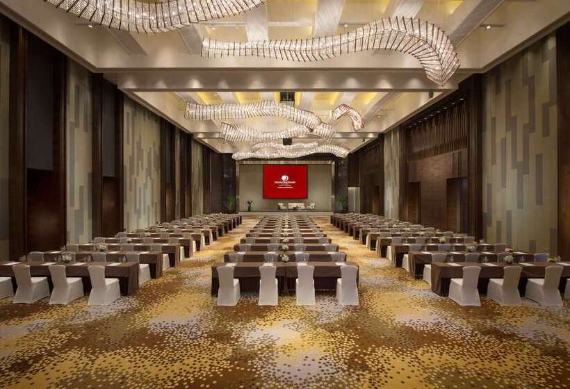 Отель Doubletree Resort By Hilton Hainan Chengmai