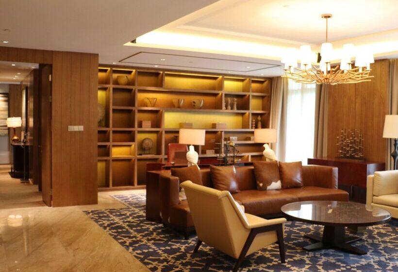 Отель Doubletree Resort By Hilton Hainan Chengmai