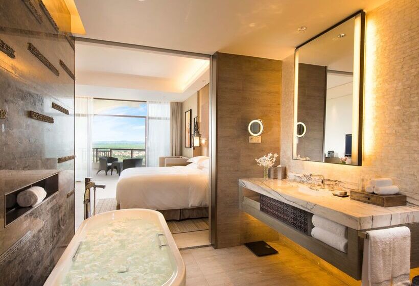 בית מלון כפרי Doubletree Resort By Hilton Hainan Chengmai