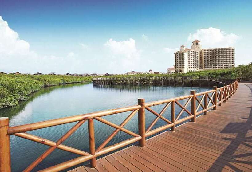 Отель Doubletree Resort By Hilton Hainan Chengmai