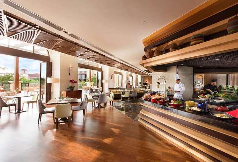 Отель Doubletree Resort By Hilton Hainan Chengmai