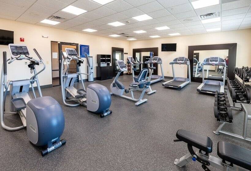 فندق Flag Point Inn & Suites Pratt By Fairbridge