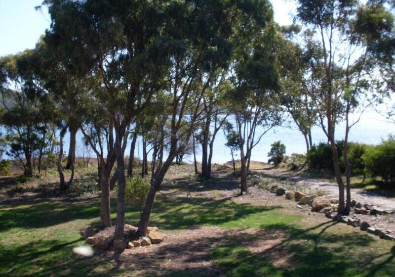 בית מלון כפרי Four Seasons Waterfront Villas