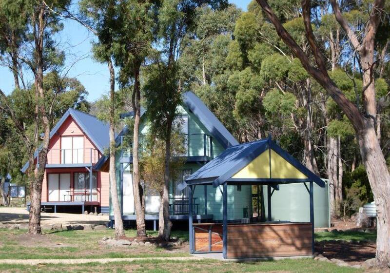 בית מלון כפרי Four Seasons Waterfront Villas