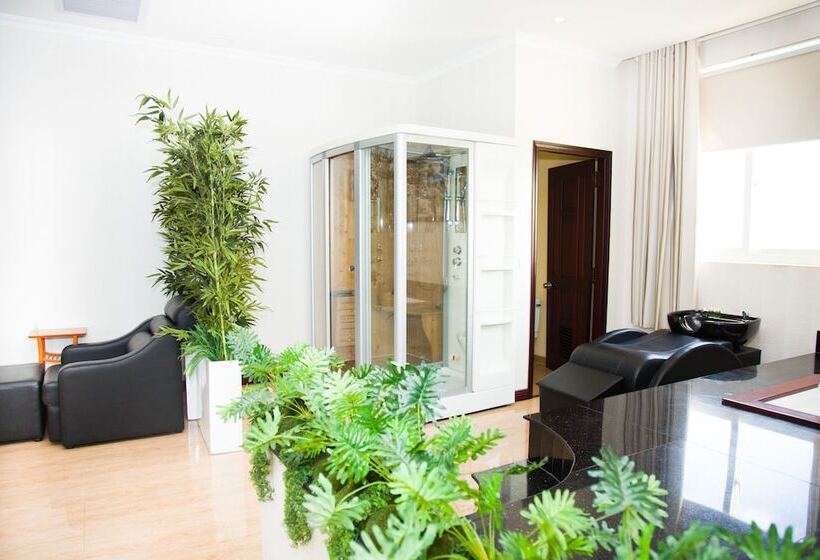 Hai Ba Trung Hotel & Spa