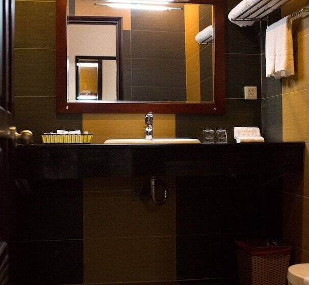 Hai Ba Trung Hotel & Spa