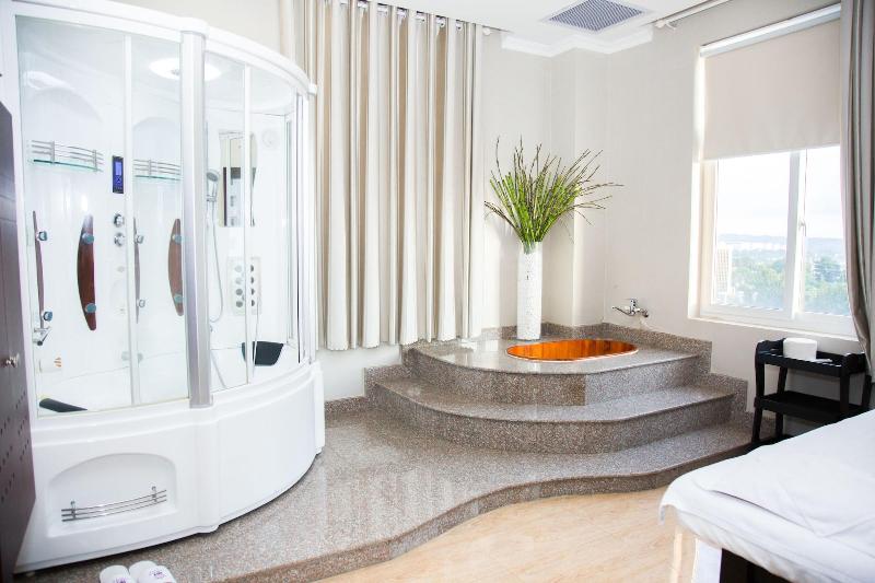 Hai Ba Trung Hotel & Spa