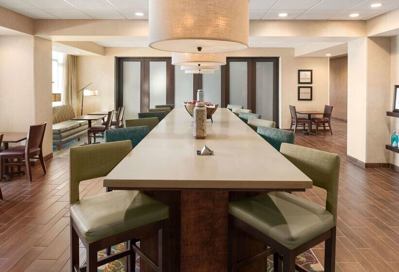 ホテル Hampton Inn Lincoln Airport