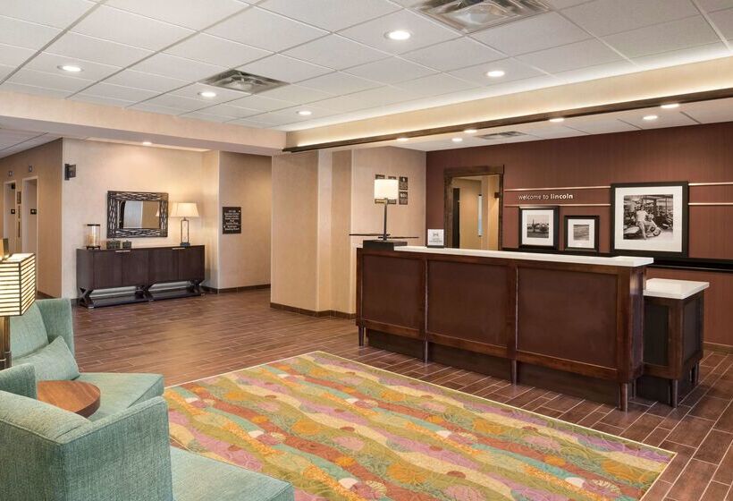 ホテル Hampton Inn Lincoln Airport
