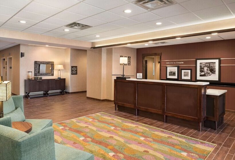 ホテル Hampton Inn Lincoln Airport