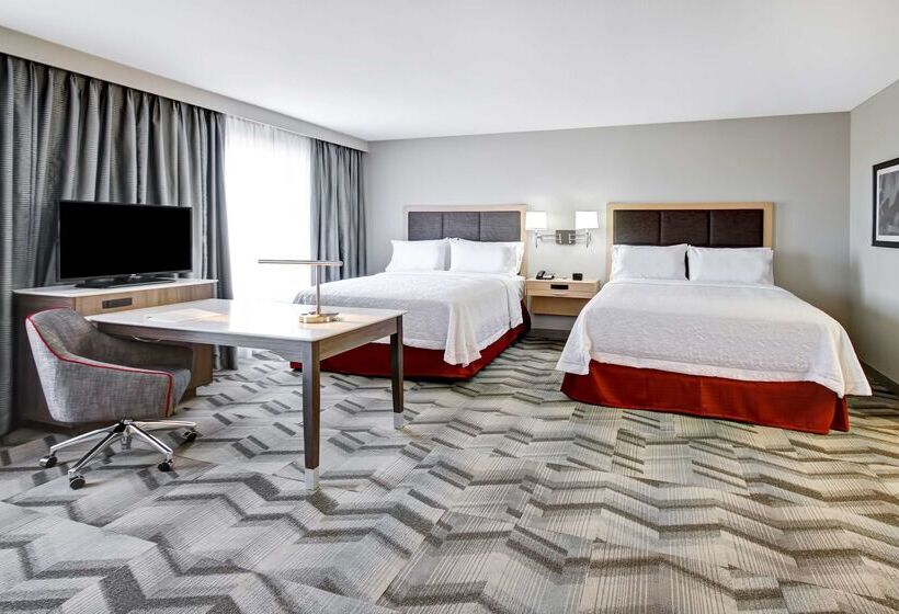 בית מלון כפרי Hampton Inn & Suites By Hilton Medicine Hat