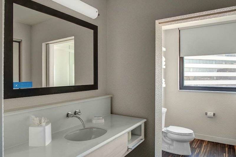 هتل Hampton Inn & Suites Richmond Downtown