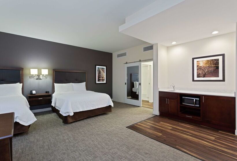 هتل Hampton Inn & Suites Richmond Downtown