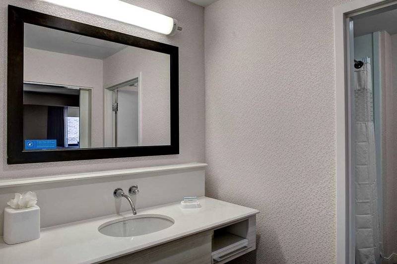 هتل Hampton Inn & Suites Richmond Downtown