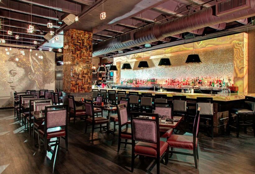 هتل Hampton Inn & Suites Richmond Downtown