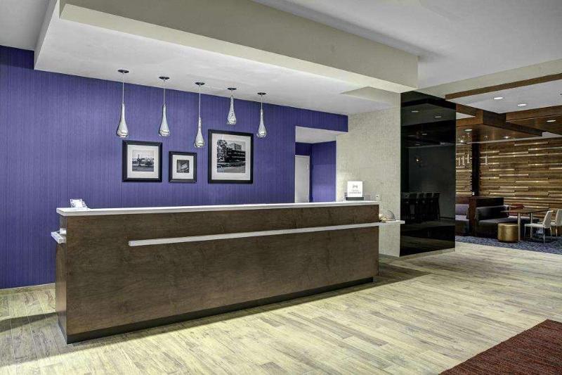 هتل Hampton Inn & Suites Richmond Downtown