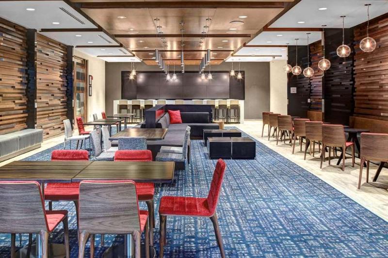 هتل Hampton Inn & Suites Richmond Downtown