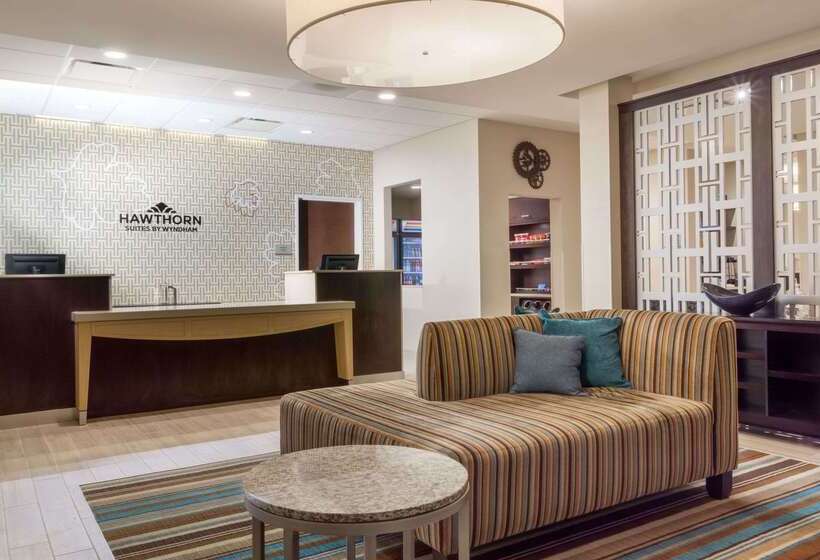 בית מלון כפרי Hawthorn Suites By Wyndham Wheeling At The Highlands