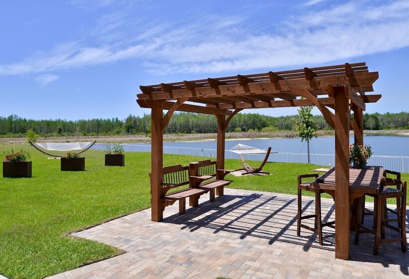 فندق Holiday Inn Express & Suites Trinity, An Ihg