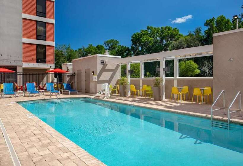 בית מלון כפרי Home2 Suites By Hilton Gainesville Medical Center