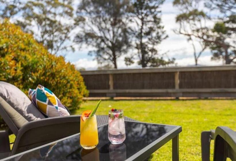 فندق Georges Bay Apartments