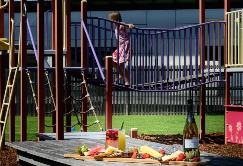 فندق Georges Bay Apartments