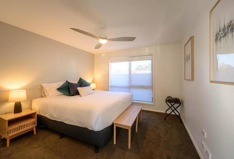 فندق Georges Bay Apartments