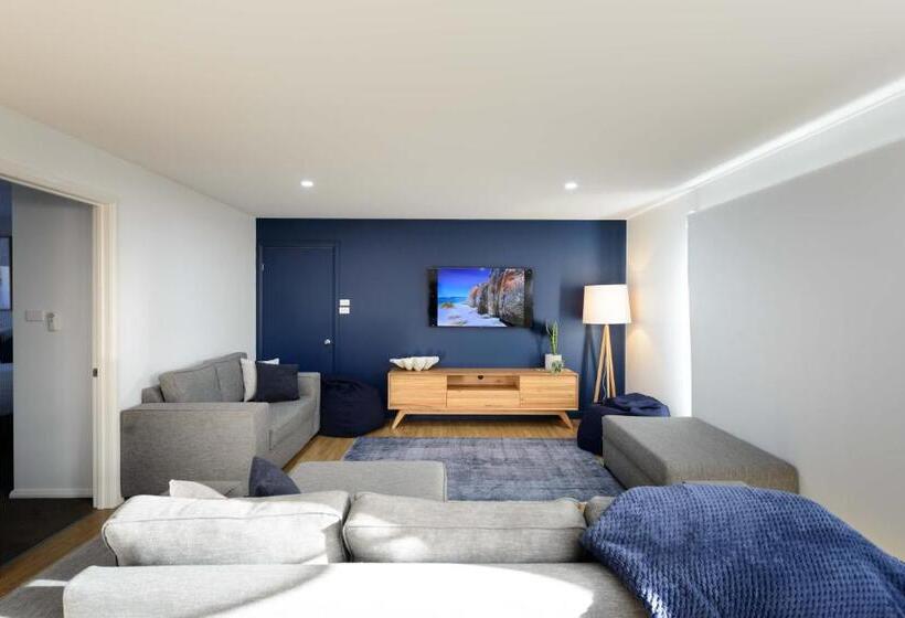 فندق Georges Bay Apartments