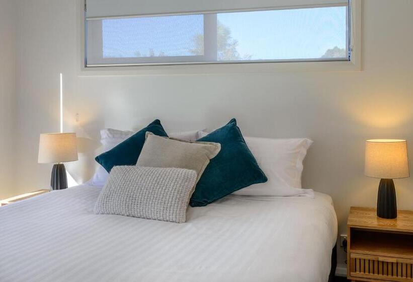 فندق Georges Bay Apartments