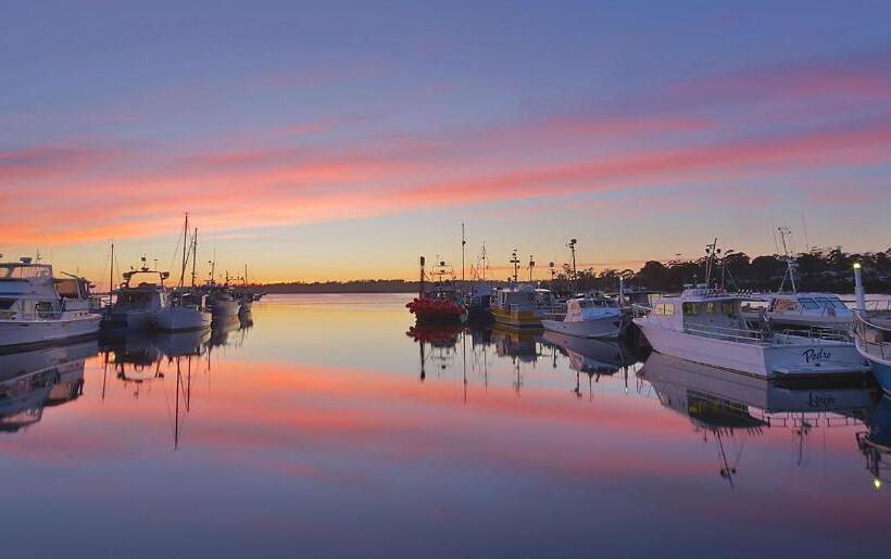 فندق Georges Bay Apartments