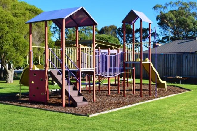 فندق Georges Bay Apartments