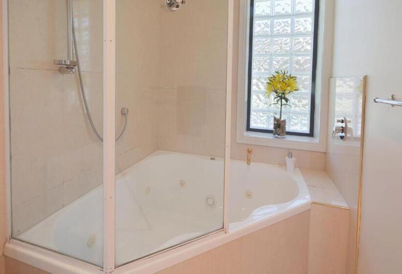 فندق Georges Bay Apartments